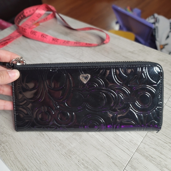 Coach Poppy Patent Wallet - Picture 3 of 10